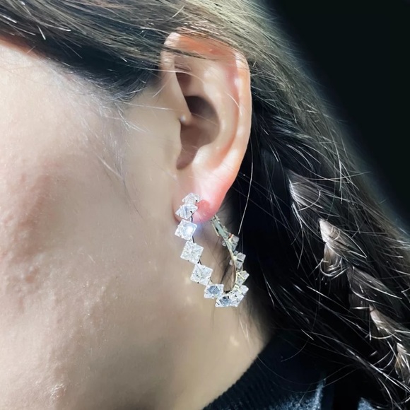 New 18k gold plated hoop earrings - Picture 5 of 5